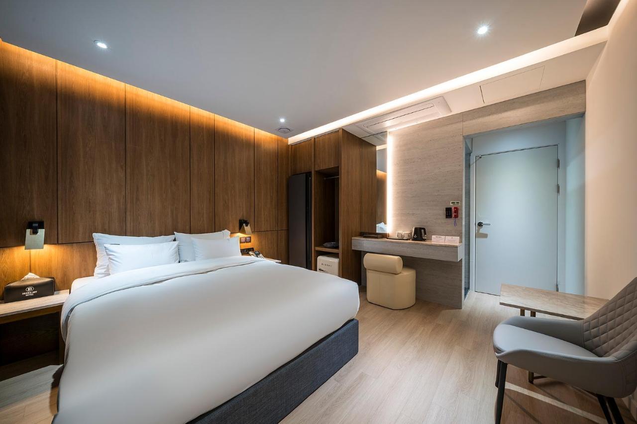 Brown Dot Hotel Pyeonghwa Plaza Mokpo Exterior photo