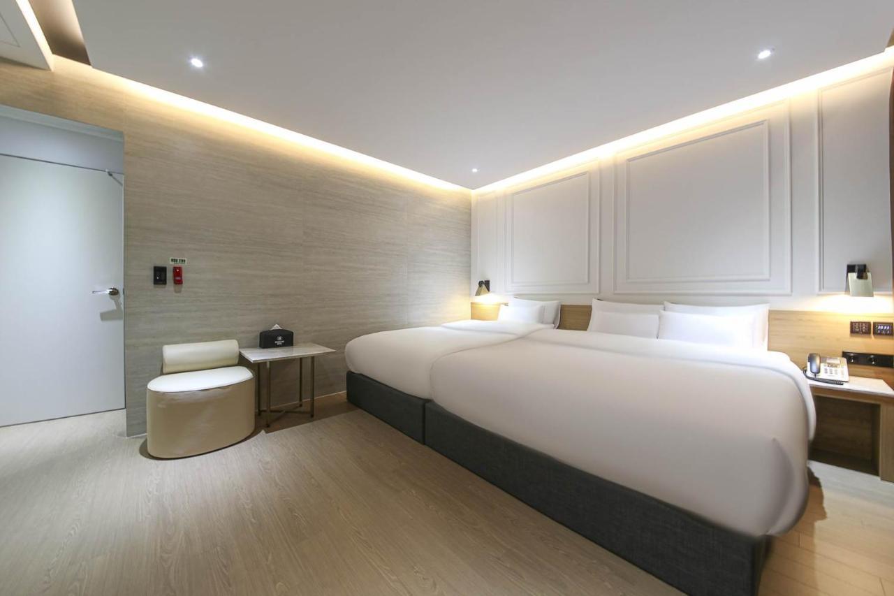 Brown Dot Hotel Pyeonghwa Plaza Mokpo Exterior photo
