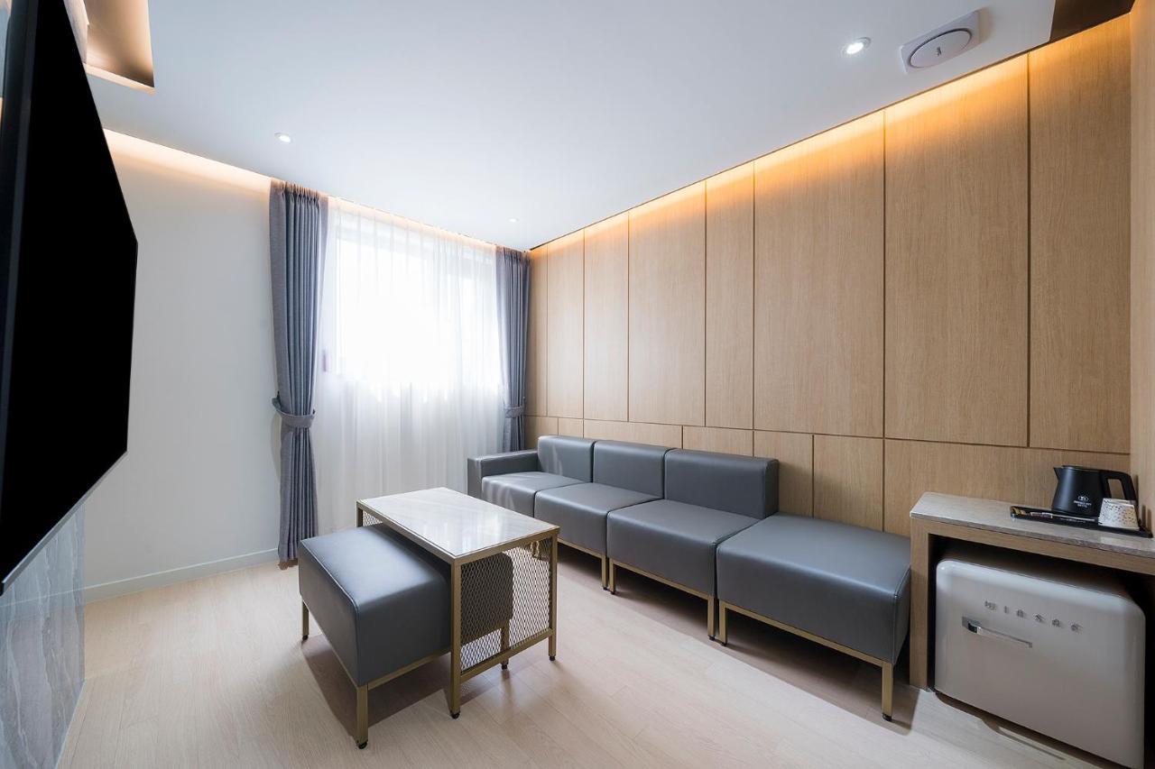 Brown Dot Hotel Pyeonghwa Plaza Mokpo Exterior photo