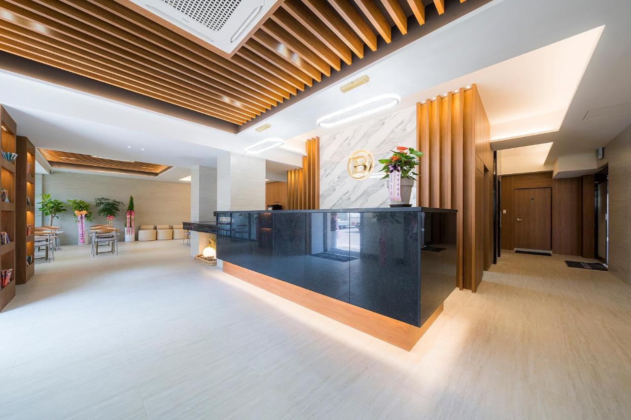Brown Dot Hotel Pyeonghwa Plaza Mokpo Exterior photo