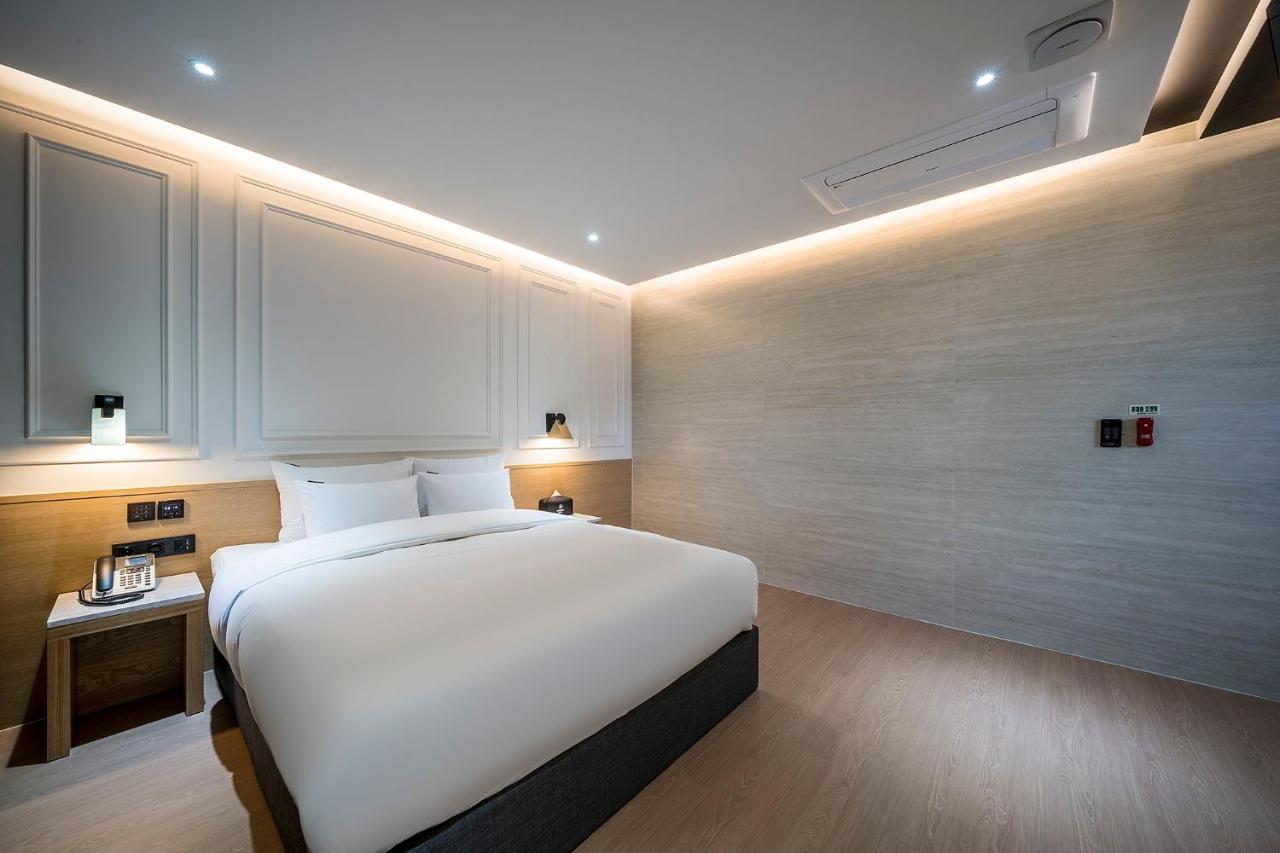 Brown Dot Hotel Pyeonghwa Plaza Mokpo Exterior photo