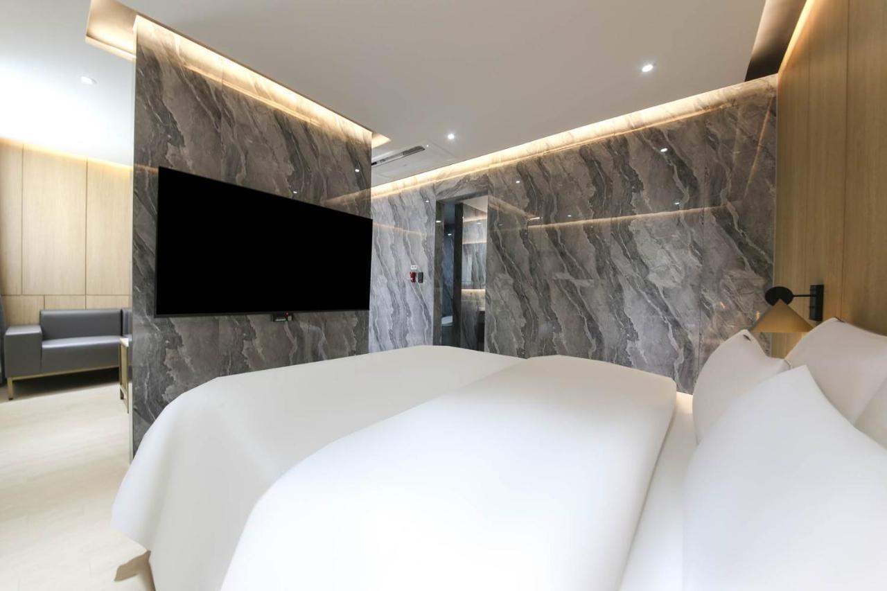 Brown Dot Hotel Pyeonghwa Plaza Mokpo Exterior photo